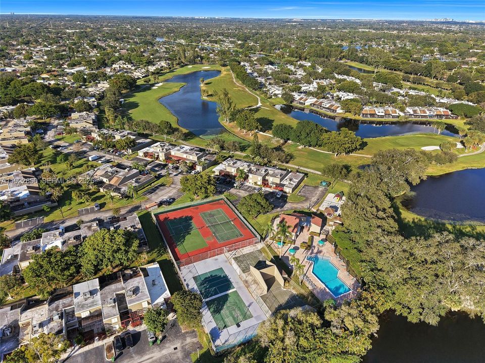 待售: $399,000 (2 贝兹, 2 浴室, 1318 平方英尺)