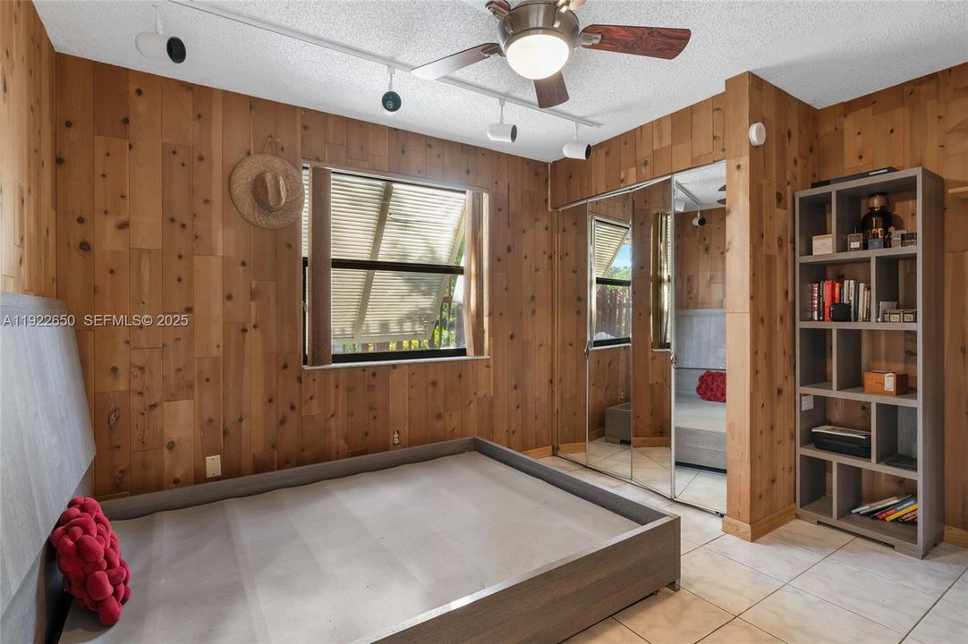 待售: $399,000 (2 贝兹, 2 浴室, 1318 平方英尺)