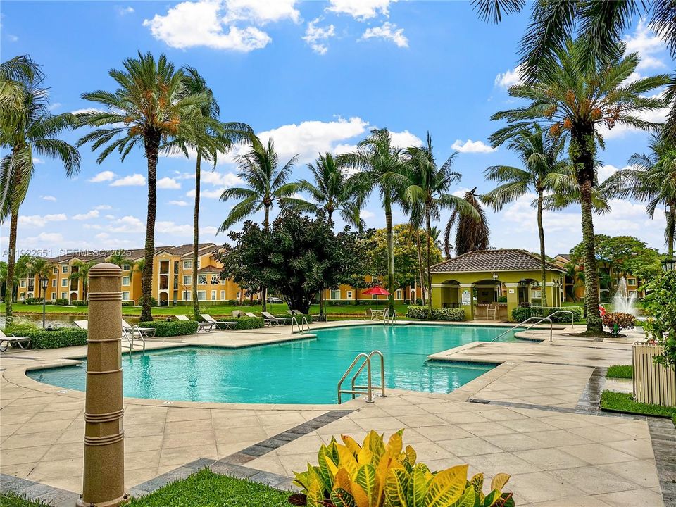 出租: $2,400 (2 贝兹, 1 浴室, 850 平方英尺)