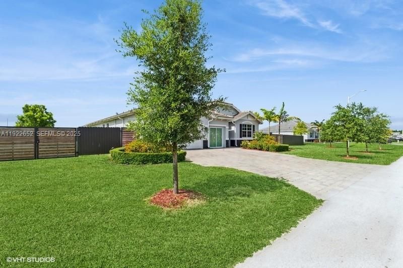 For Sale: $949,999 (4 beds, 3 baths, 2551 Square Feet)