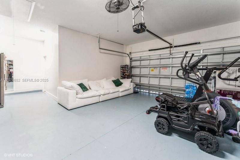 For Sale: $949,999 (4 beds, 3 baths, 2551 Square Feet)