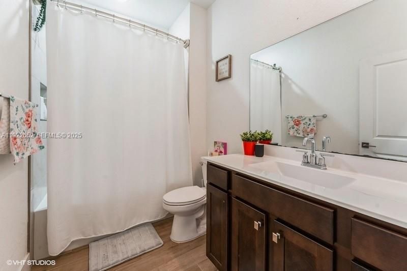 For Sale: $949,999 (4 beds, 3 baths, 2551 Square Feet)