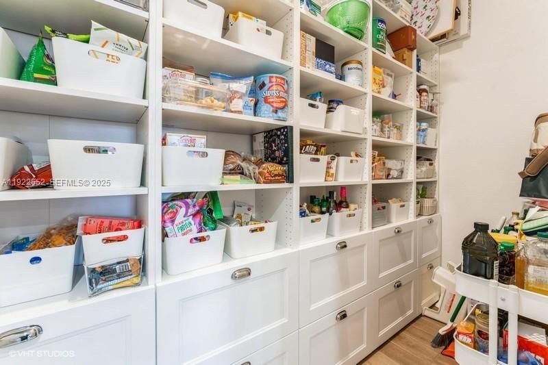 For Sale: $949,999 (4 beds, 3 baths, 2551 Square Feet)