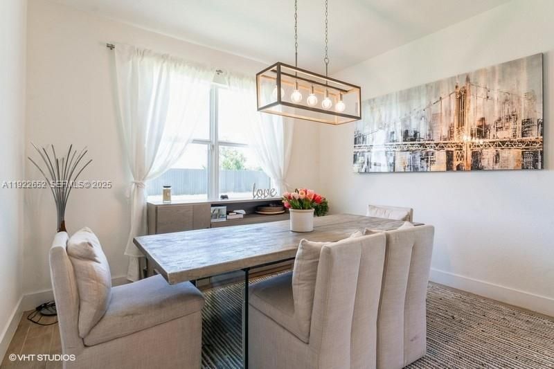 For Sale: $949,999 (4 beds, 3 baths, 2551 Square Feet)