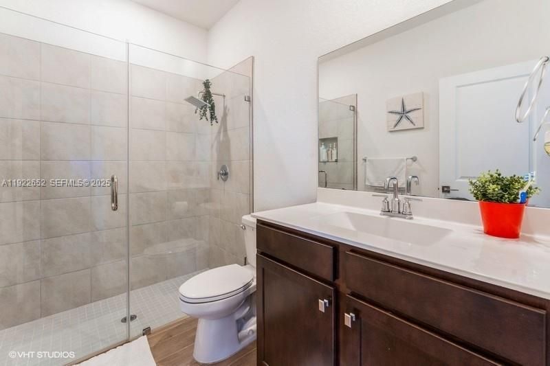 For Sale: $949,999 (4 beds, 3 baths, 2551 Square Feet)