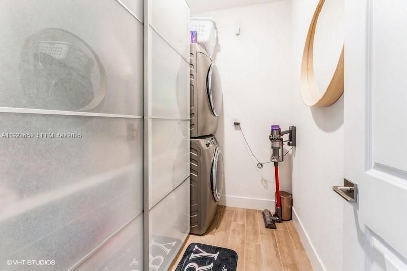 For Sale: $949,999 (4 beds, 3 baths, 2551 Square Feet)