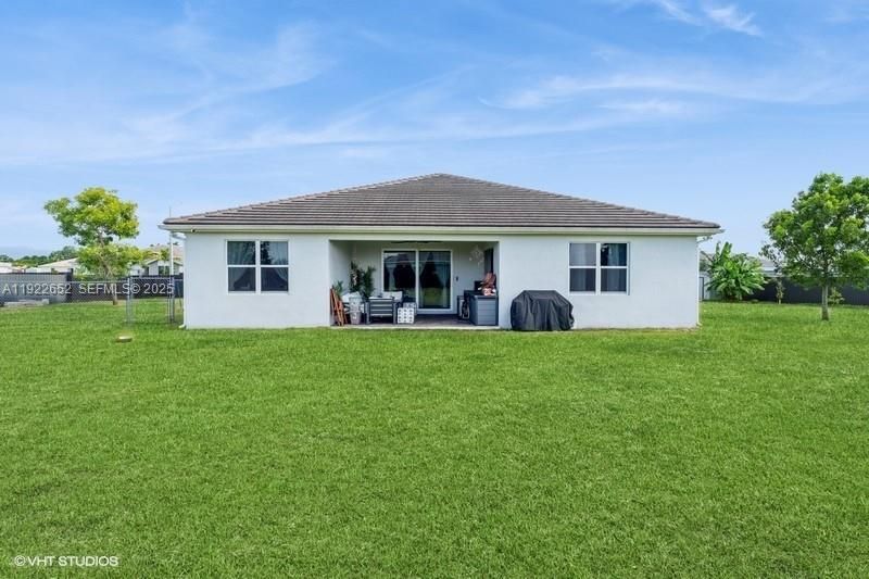 For Sale: $949,999 (4 beds, 3 baths, 2551 Square Feet)