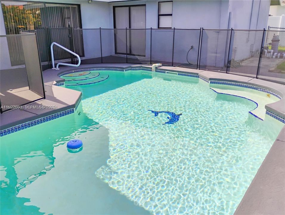 For Rent: $4,285 (4 beds, 2 baths, 2279 Square Feet)