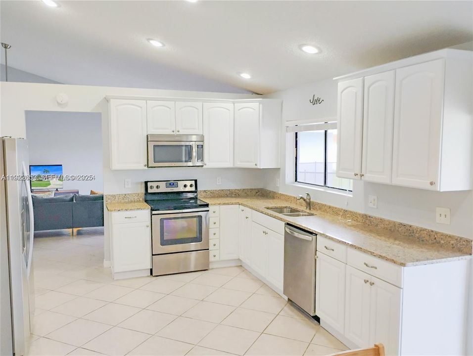 For Rent: $4,285 (4 beds, 2 baths, 2279 Square Feet)