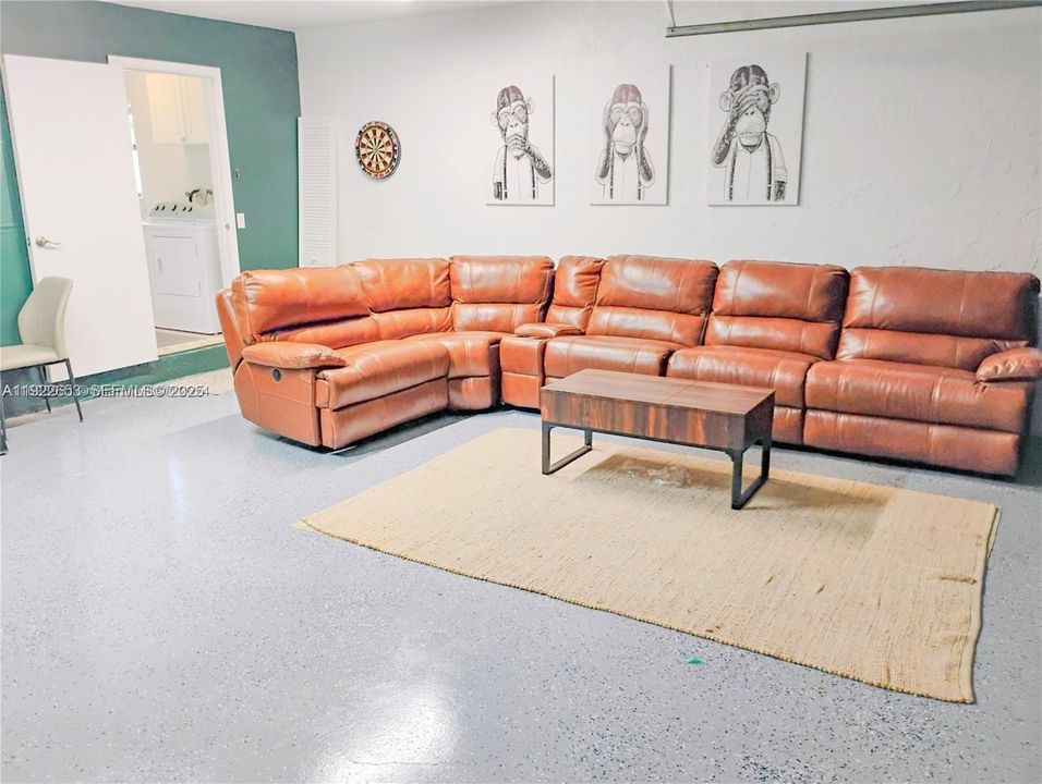 For Rent: $4,285 (4 beds, 2 baths, 2279 Square Feet)