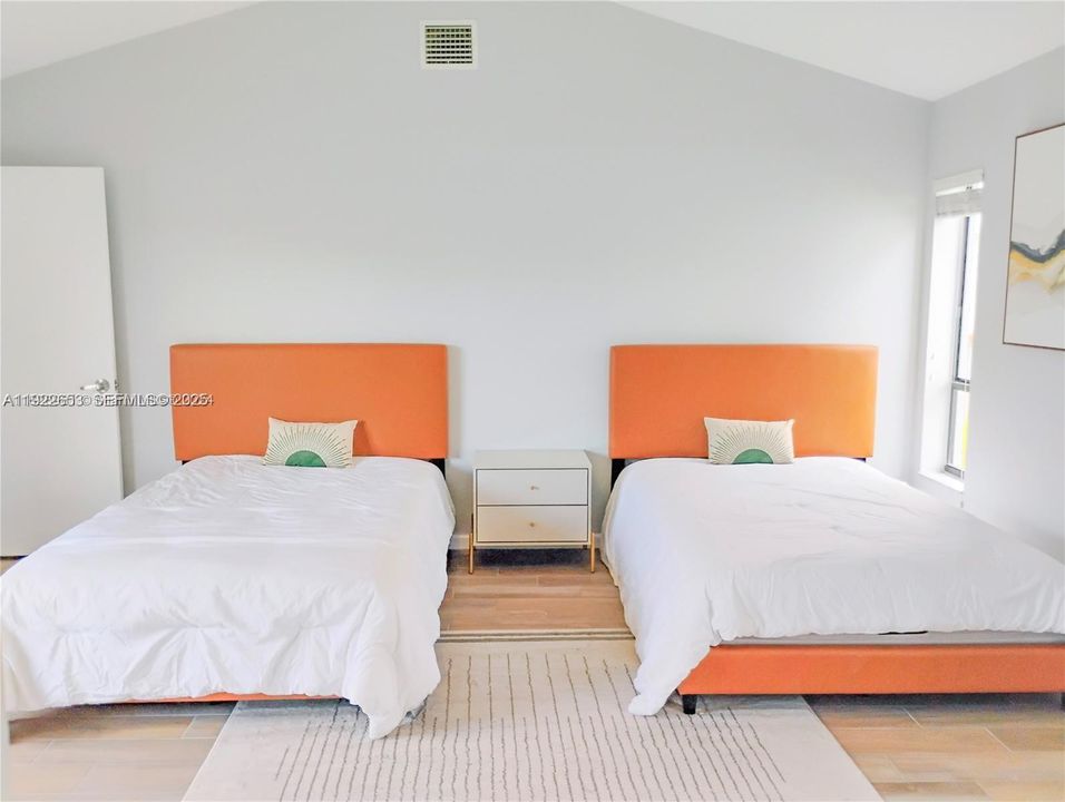 For Rent: $4,285 (4 beds, 2 baths, 2279 Square Feet)