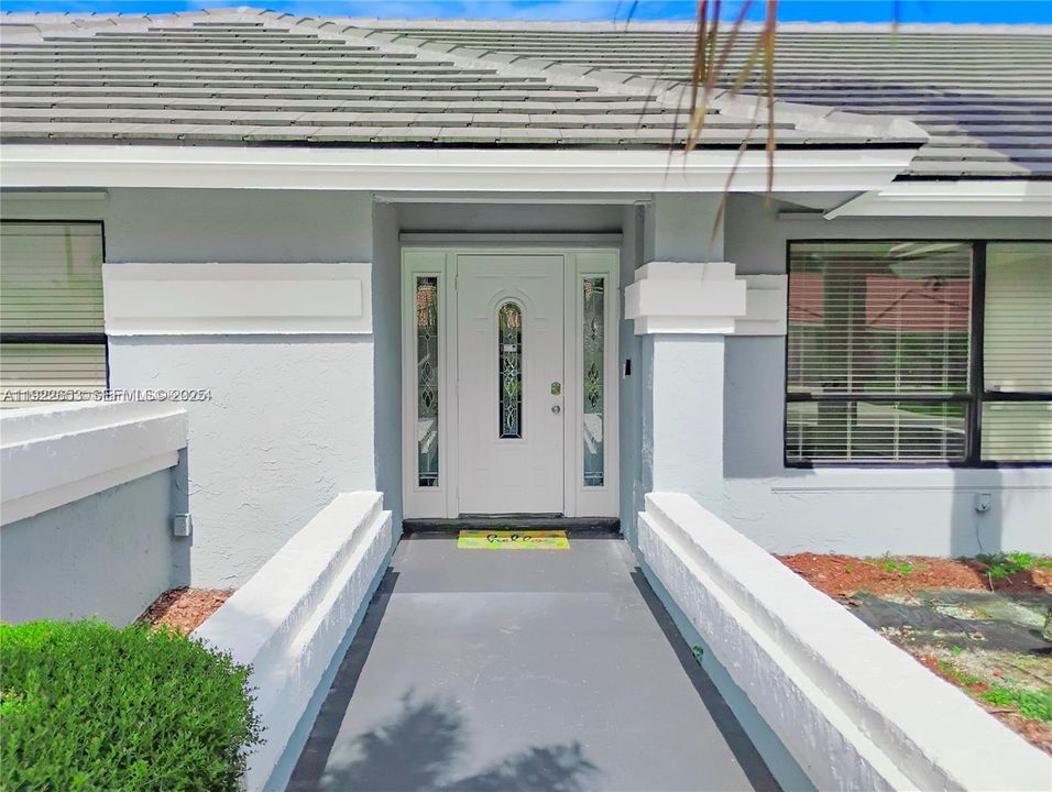 For Rent: $4,285 (4 beds, 2 baths, 2279 Square Feet)