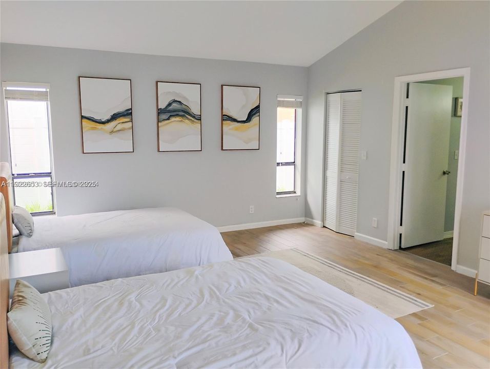 For Rent: $4,285 (4 beds, 2 baths, 2279 Square Feet)