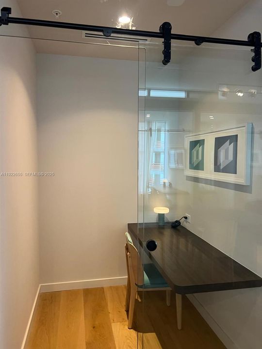 В аренду: $5,490 (2 спален, 2 ванн, 925 Квадратных фут)