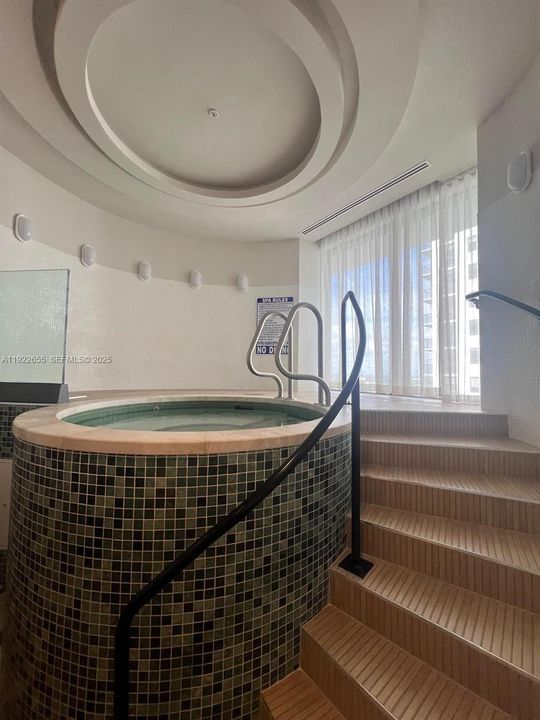 В аренду: $5,490 (2 спален, 2 ванн, 925 Квадратных фут)