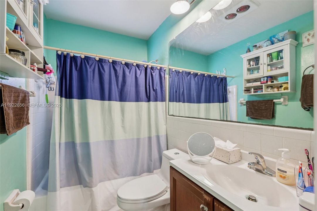 For Sale: $412,000 (2 beds, 2 baths, 1216 Square Feet)