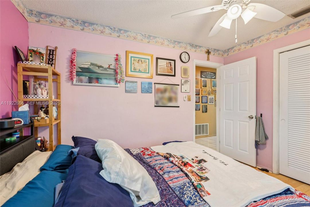 For Sale: $412,000 (2 beds, 2 baths, 1216 Square Feet)