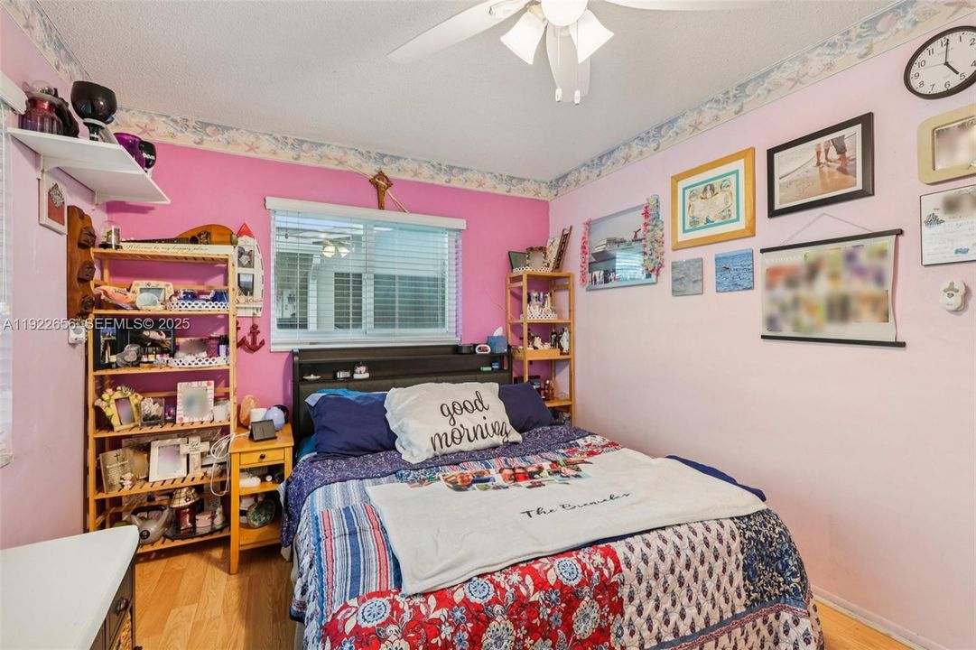 For Sale: $412,000 (2 beds, 2 baths, 1216 Square Feet)