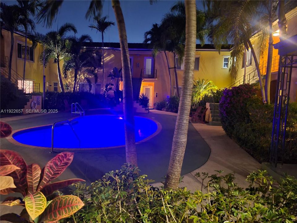 For Rent: $2,500 (2 beds, 1 baths, 1100 Square Feet)