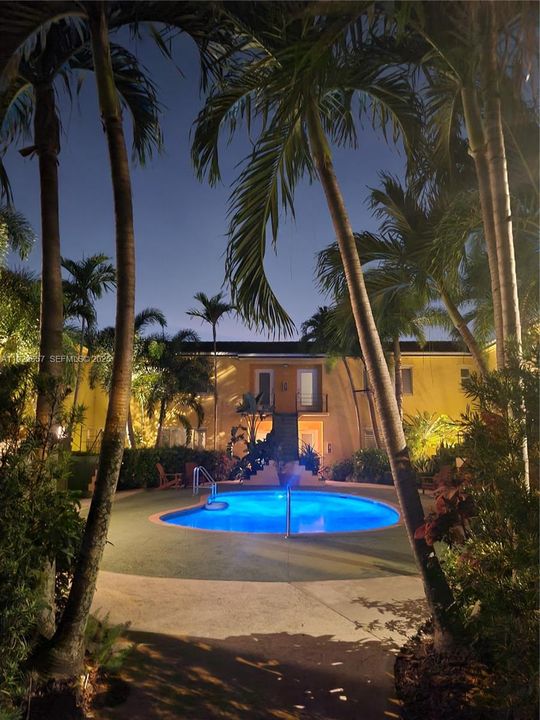 For Rent: $2,500 (2 beds, 1 baths, 1100 Square Feet)