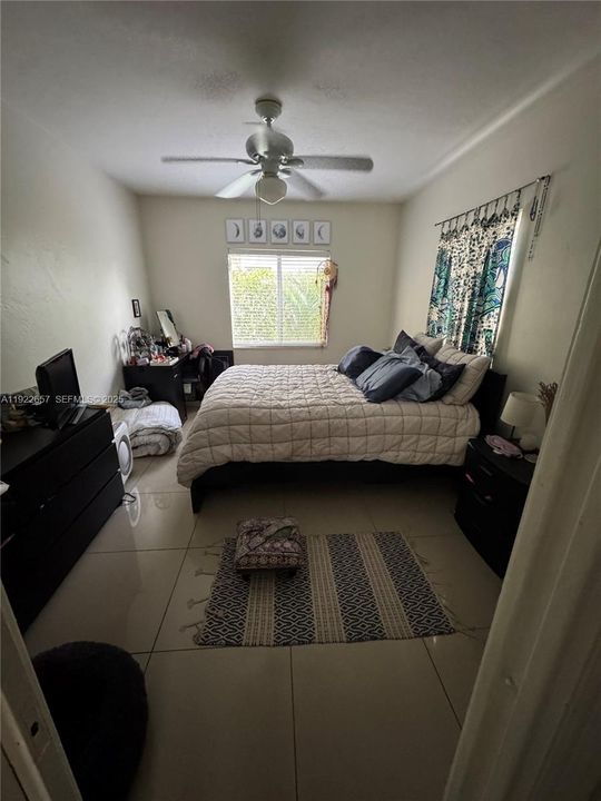 For Rent: $2,500 (2 beds, 1 baths, 1100 Square Feet)