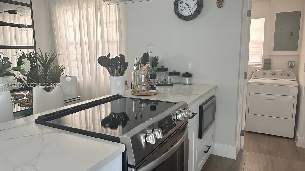 For Rent: $4,200 (3 beds, 2 baths, 1366 Square Feet)