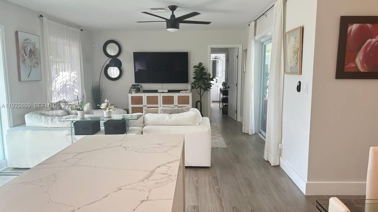 For Rent: $4,200 (3 beds, 2 baths, 1366 Square Feet)