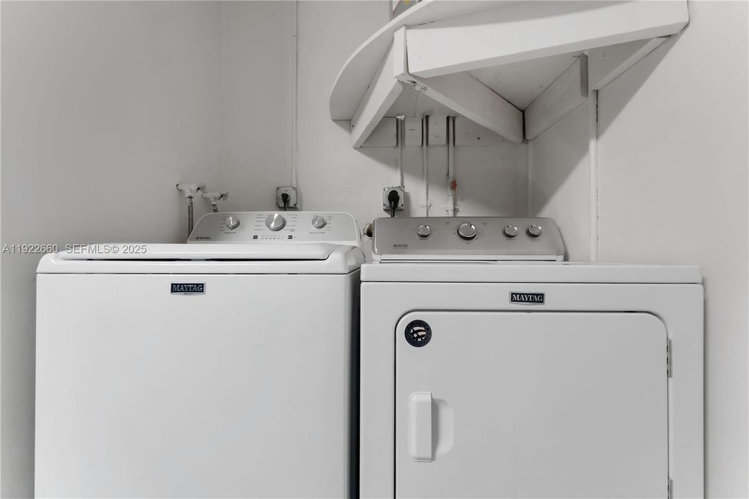 En Venta: $525,000 (3 camas, 2 baños, 1759 Pies cuadrados)