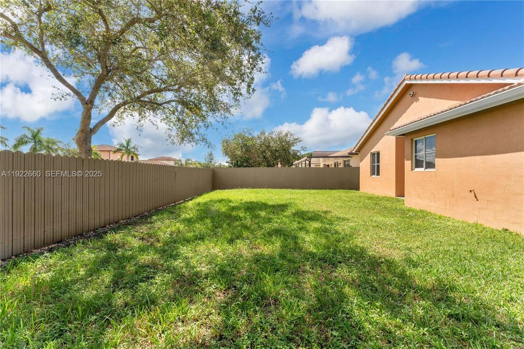 En Venta: $525,000 (3 camas, 2 baños, 1759 Pies cuadrados)