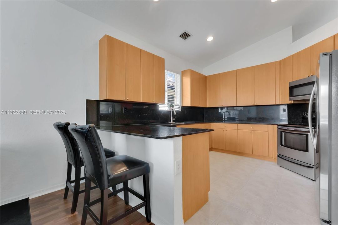 En Venta: $525,000 (3 camas, 2 baños, 1759 Pies cuadrados)