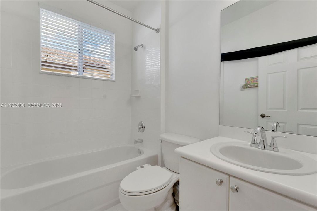 En Venta: $525,000 (3 camas, 2 baños, 1759 Pies cuadrados)