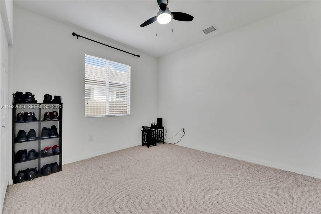 En Venta: $525,000 (3 camas, 2 baños, 1759 Pies cuadrados)