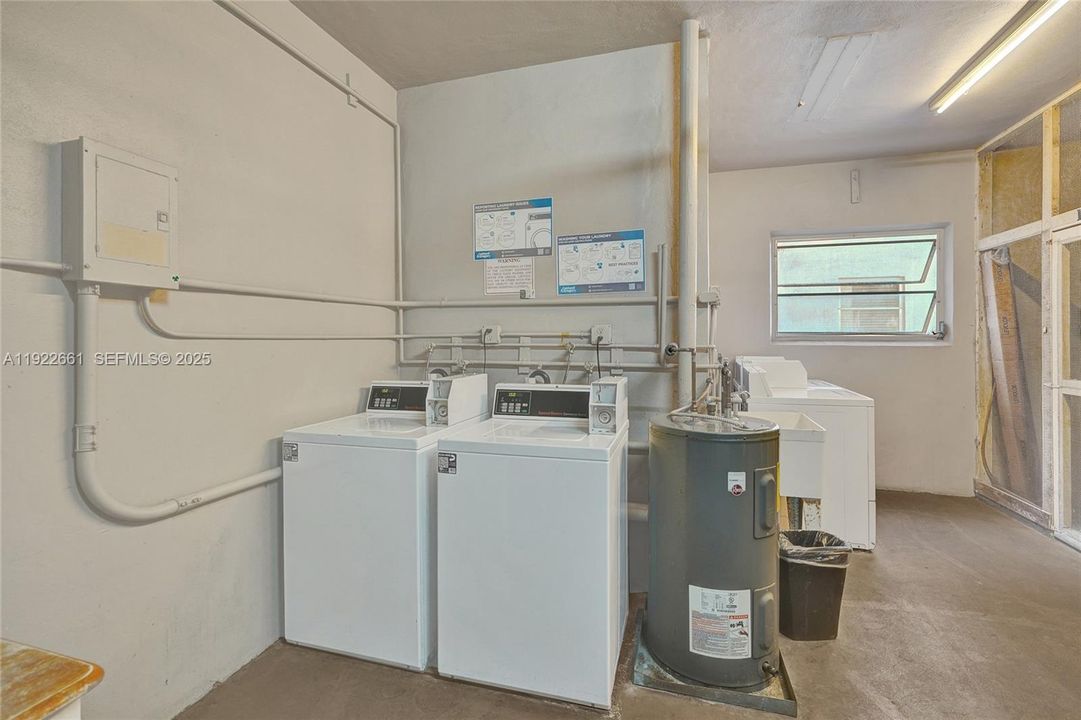 待售: $239,000 (2 贝兹, 2 浴室, 856 平方英尺)