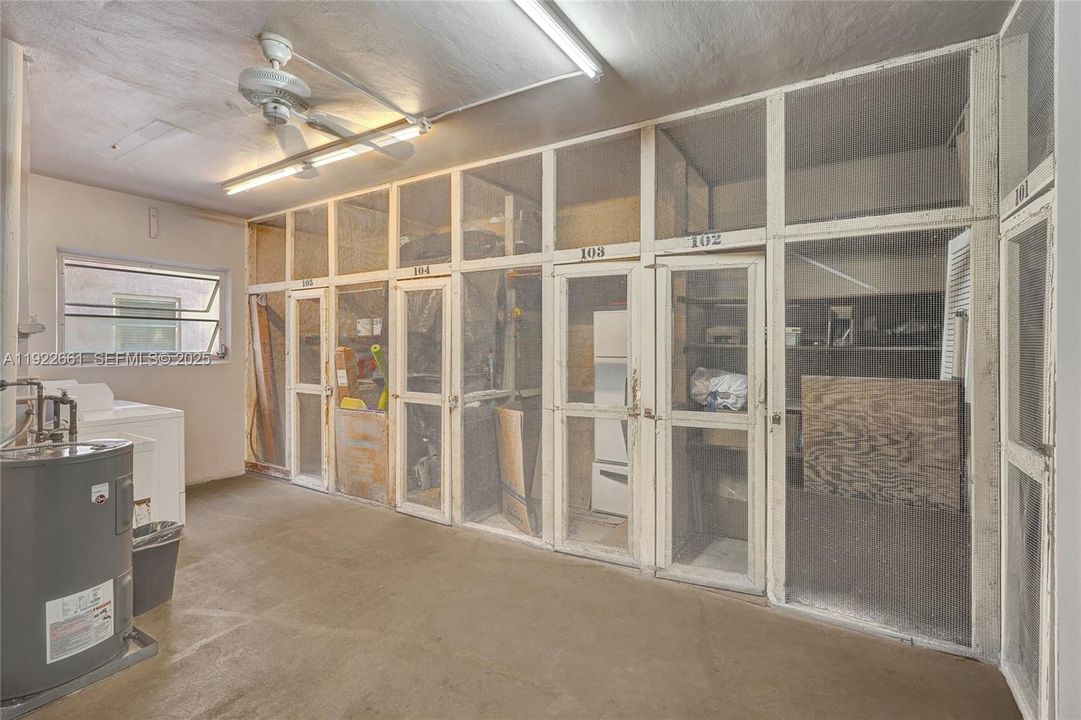 待售: $239,000 (2 贝兹, 2 浴室, 856 平方英尺)