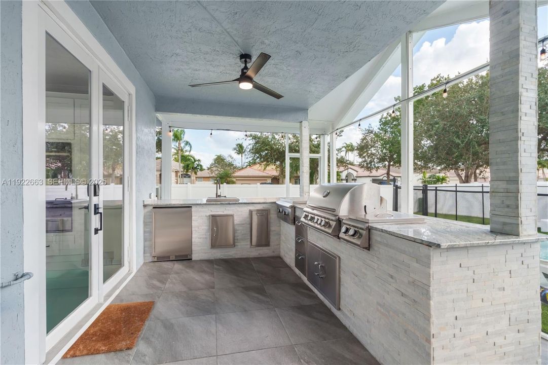 Outdoor kitchen with Blaze appliances