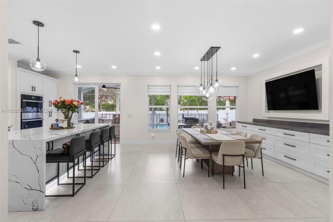 待售: $950,000 (4 贝兹, 3 浴室, 2598 平方英尺)