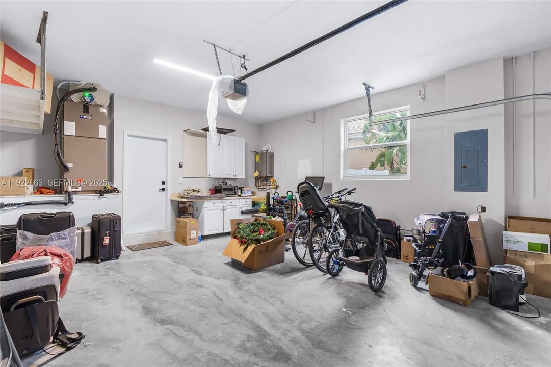 待售: $950,000 (4 贝兹, 3 浴室, 2598 平方英尺)