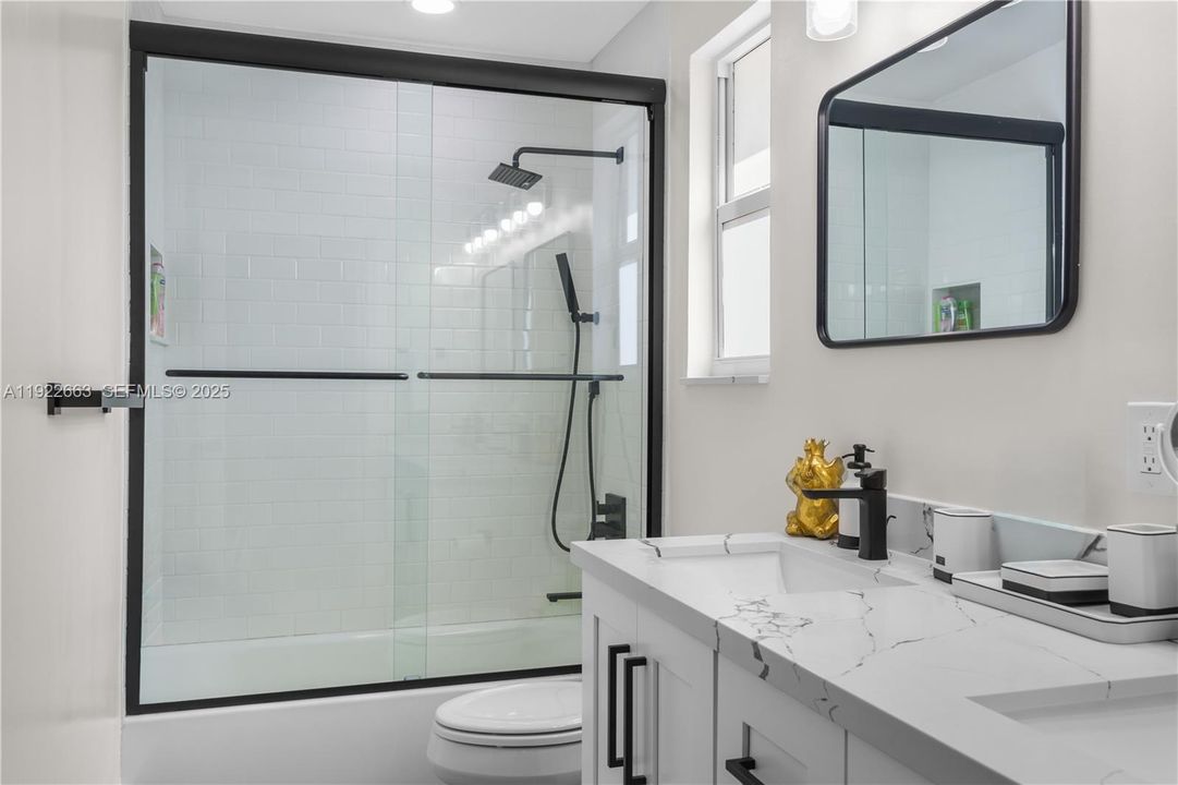 2nd floor Jack & Jill bathroom