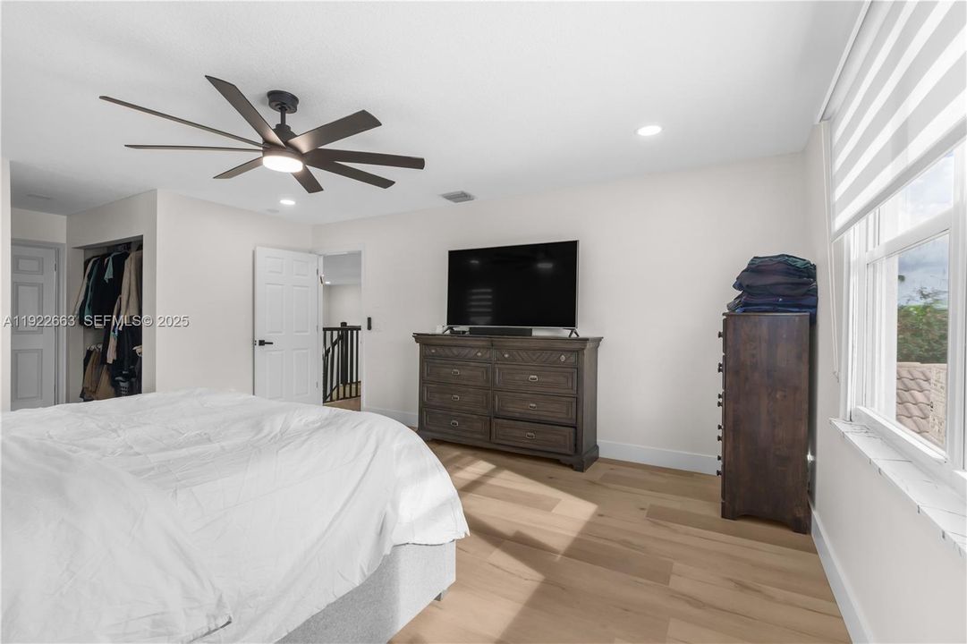 待售: $950,000 (4 贝兹, 3 浴室, 2598 平方英尺)