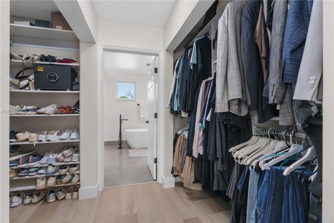 待售: $950,000 (4 贝兹, 3 浴室, 2598 平方英尺)