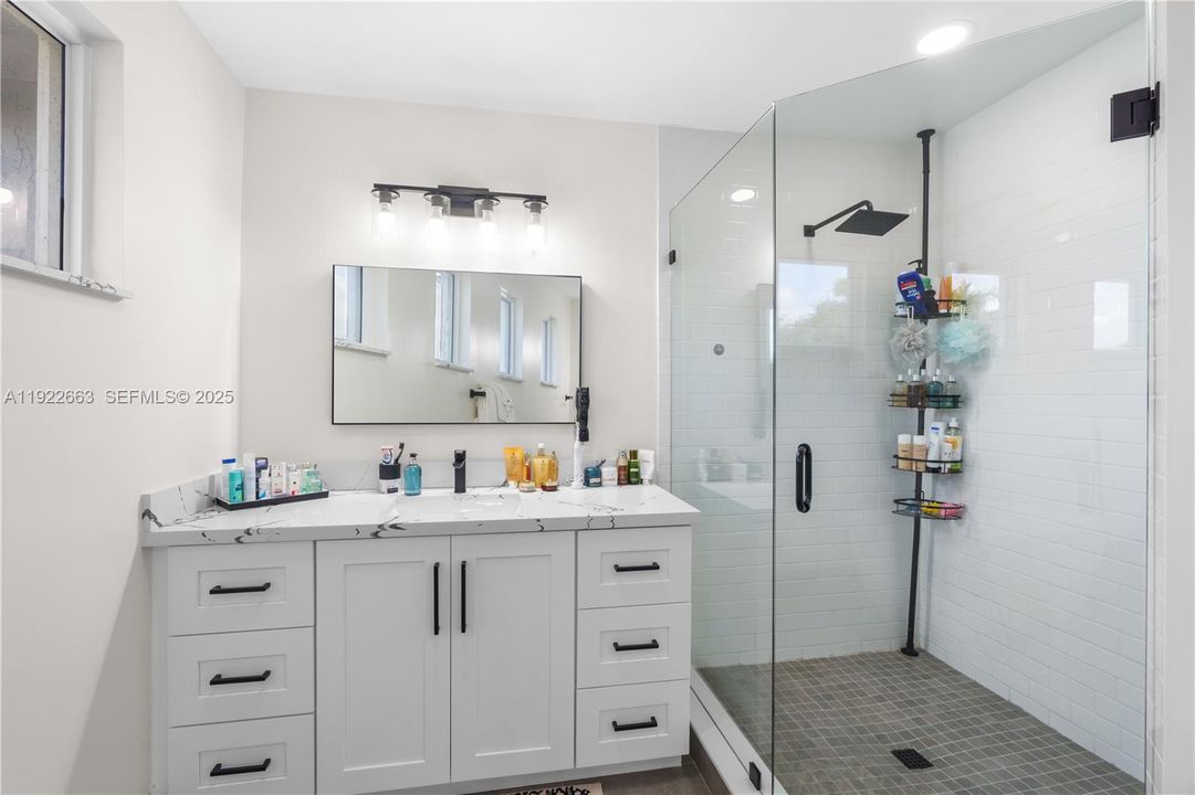 待售: $950,000 (4 贝兹, 3 浴室, 2598 平方英尺)