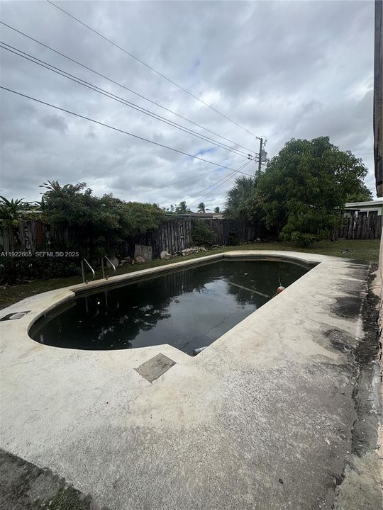 For Sale: $365,000 (3 beds, 2 baths, 1795 Square Feet)