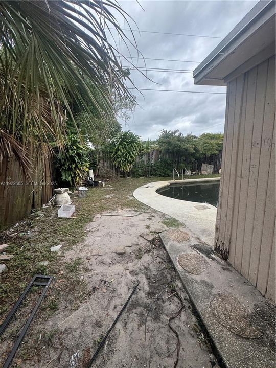 For Sale: $365,000 (3 beds, 2 baths, 1795 Square Feet)