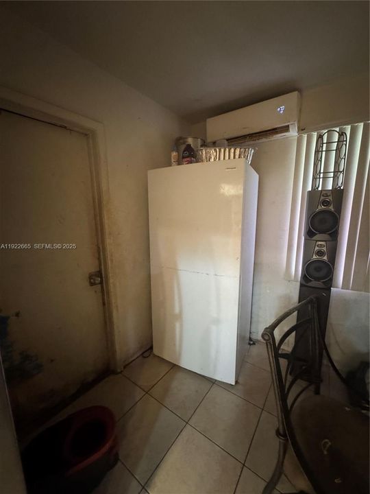 For Sale: $365,000 (3 beds, 2 baths, 1795 Square Feet)