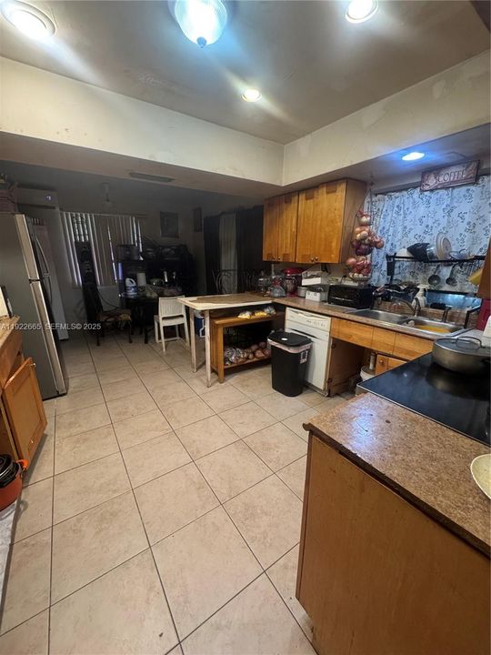 For Sale: $365,000 (3 beds, 2 baths, 1795 Square Feet)