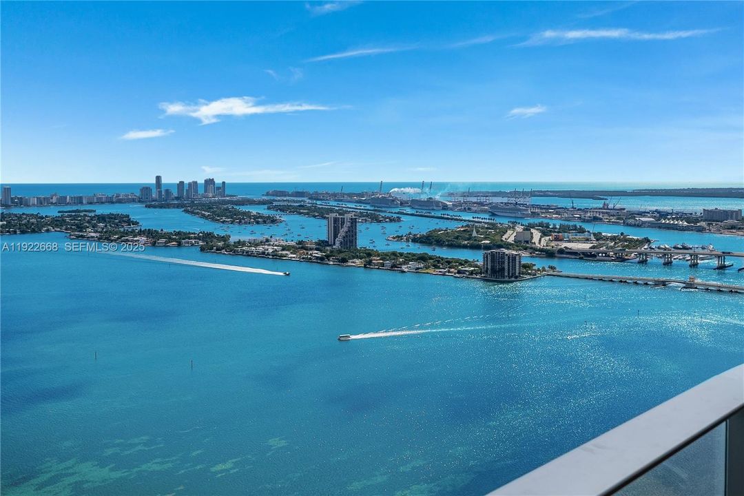 For Rent: $16,500 (4 beds, 5 baths, 2584 Square Feet)