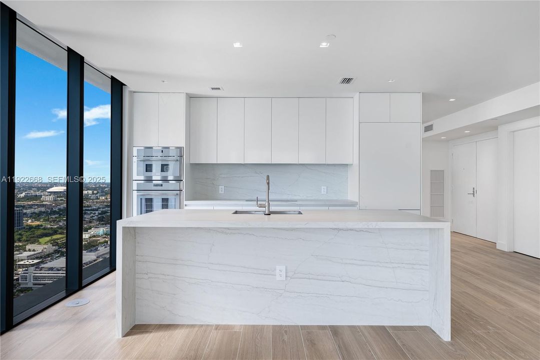 For Rent: $16,500 (4 beds, 5 baths, 2584 Square Feet)