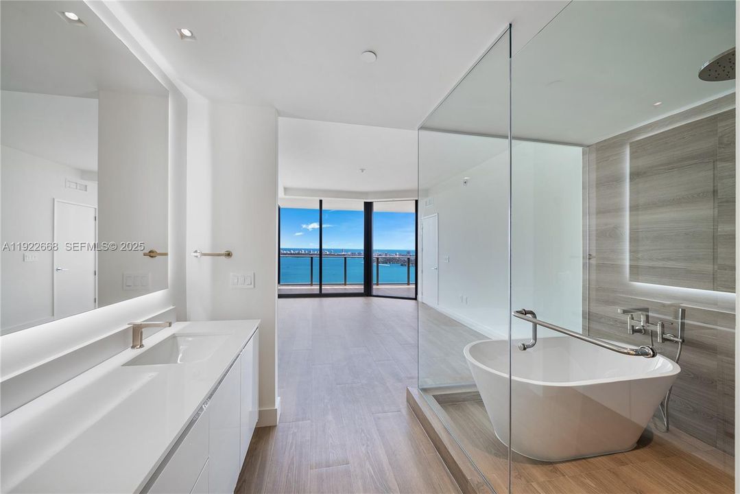 For Rent: $16,500 (4 beds, 5 baths, 2584 Square Feet)