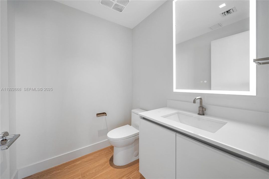 For Rent: $16,500 (4 beds, 5 baths, 2584 Square Feet)