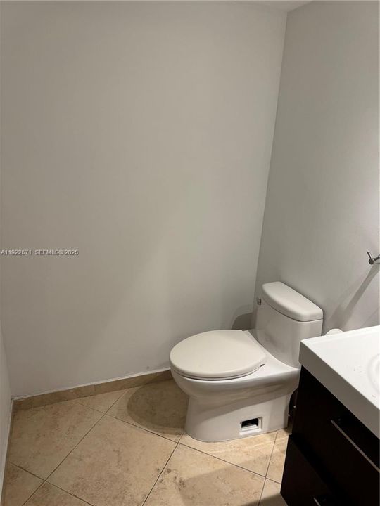 出租: $3,150 (1 贝兹, 1 浴室, 1000 平方英尺)